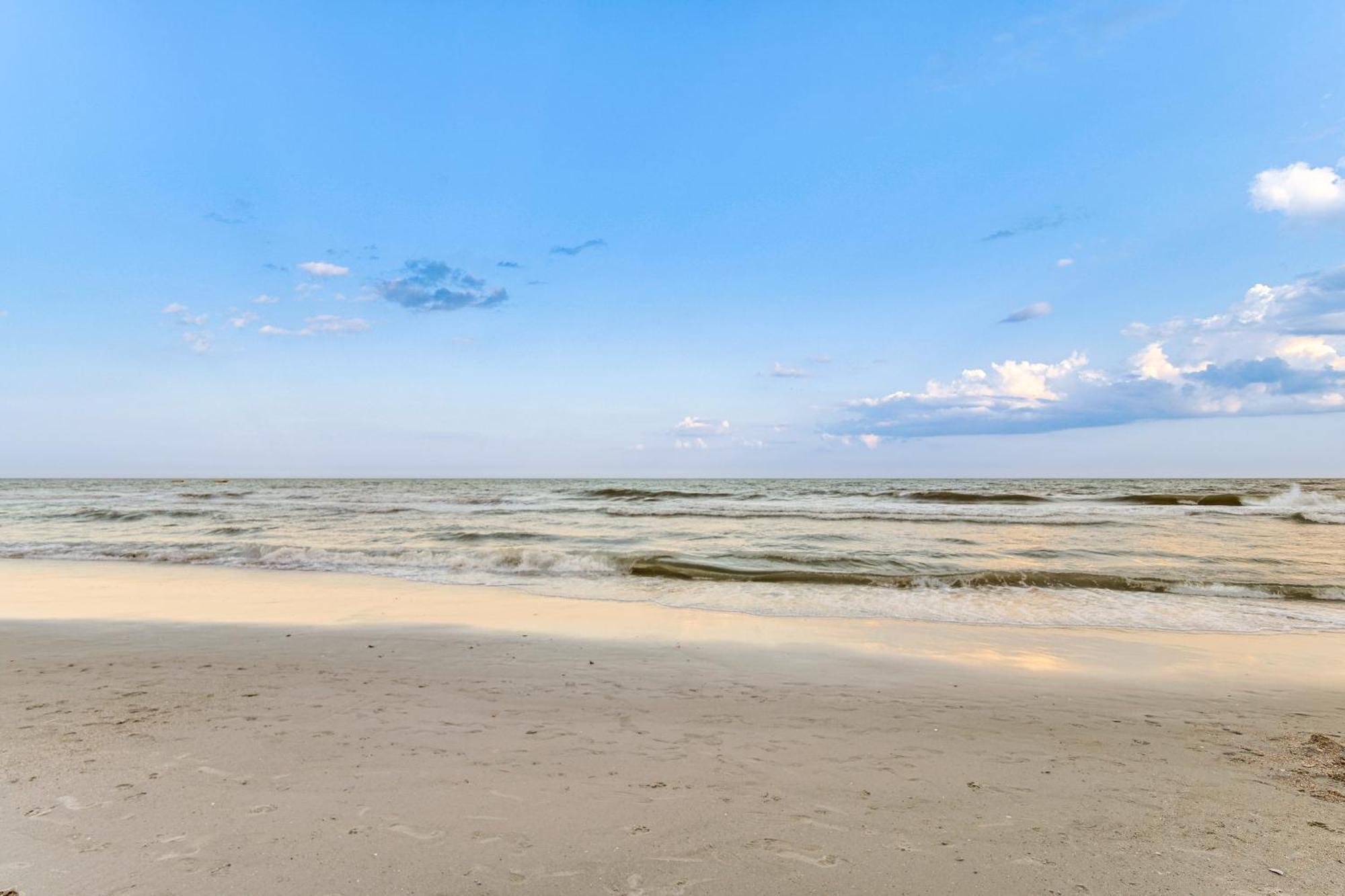 Updated Resort Condo, Walk To Myrtle Beach! Экстерьер фото