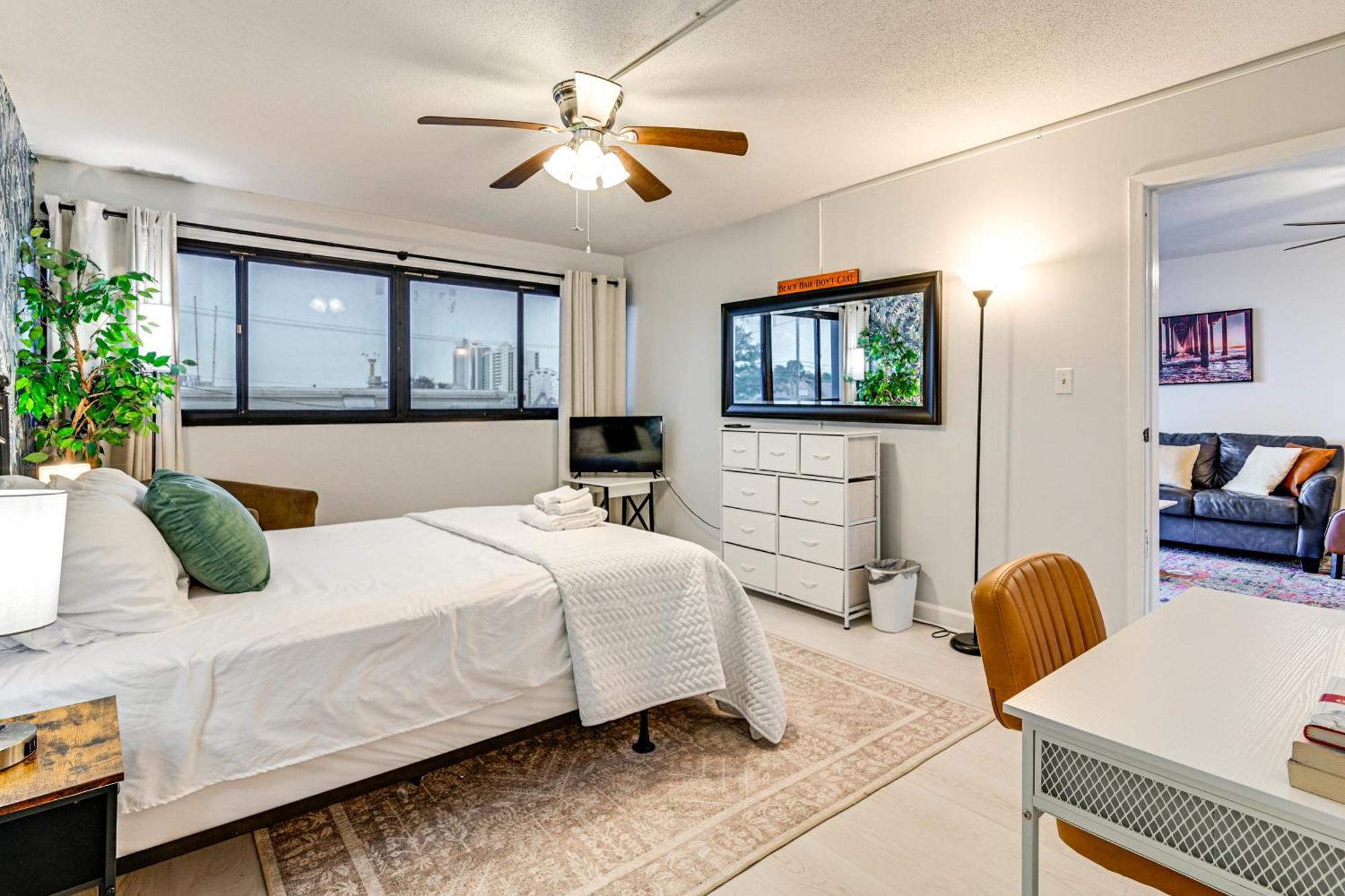 Updated Resort Condo, Walk To Myrtle Beach! Экстерьер фото
