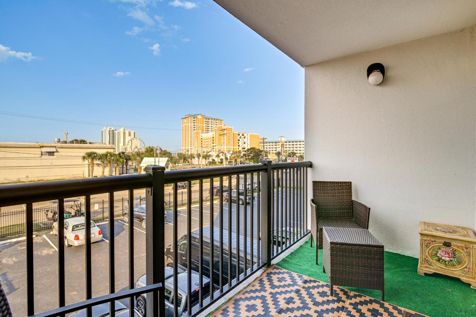 Updated Resort Condo, Walk To Myrtle Beach! Экстерьер фото