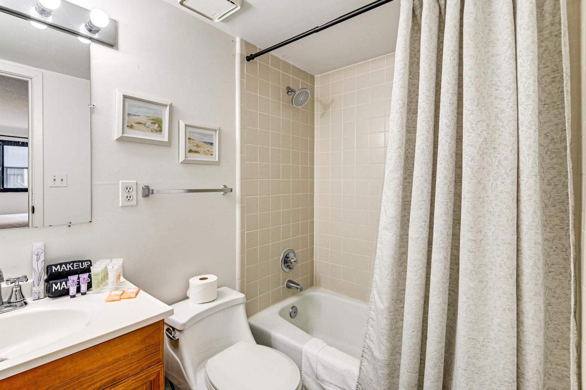 Updated Resort Condo, Walk To Myrtle Beach! Экстерьер фото